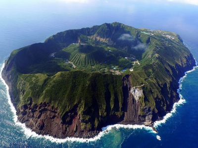 Isola di Aogashima: il villaggio dentro al vulcano