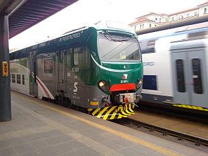Italiano: L'R3.009 (EB 711.013) in livrea Tren...