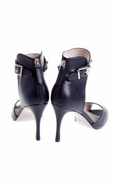 NEW TREND P/E 2013 NEW TREND P/E 2013