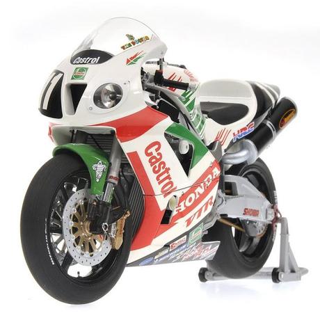 Honda VTR 1000  V.Rossi & C.Edwards Team Castrol Honda 8 Hours Suzuka 2000 L.E. 5099 pcs. by Minichamps