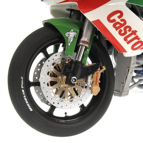 Honda VTR 1000  V.Rossi & C.Edwards Team Castrol Honda 8 Hours Suzuka 2000 L.E. 5099 pcs. by Minichamps