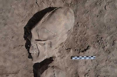 Scoperto cimitero con crani deformi vecchi di 1000 anni