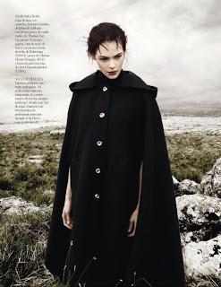 Edita Vilkeviciute e Kinga Rajzak in Dolce & Gabbana su Vogue Spain Edita Vilkeviciute e Kinga Rajzak in Dolce & Gabbana su Vogue Spain