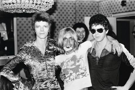 una immagine di David Bowie Iggy Pop e Lou Reed in una foto scattata nel 1972 620x414 su Lou Reed: i QuarantAnni di Transformer