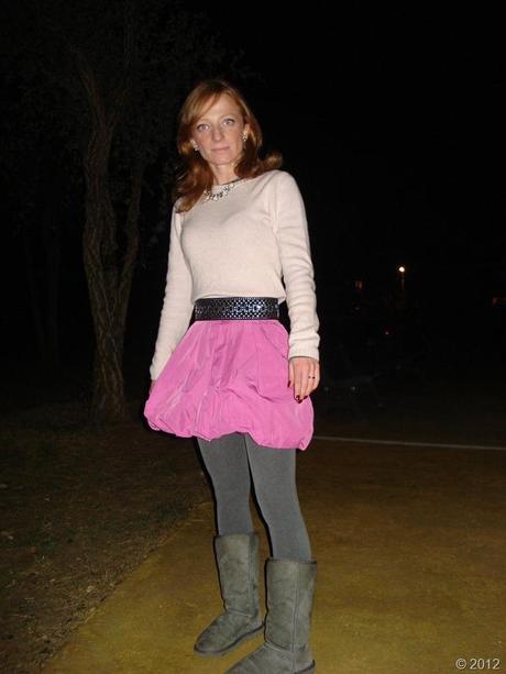 hm rose necklace, pink bubble skirt, ugg grigi, ugg boots, fashion blogger roma