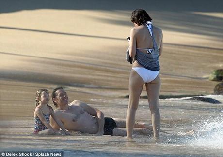 Una splendida Milla Jovovich in bikini a Maui: Ecco le foto