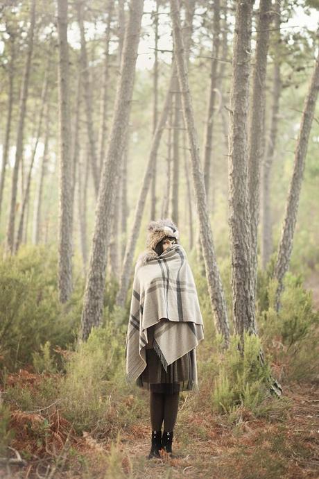 Smilingischic, fashion blog, outfit, Everything changes, tonalità cioccolato, cappello con orso, Asos, folletto, Everything changes