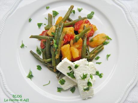 fagiolini patate e pomodori con feta