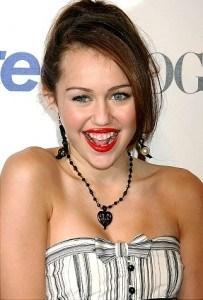 Review & Photo: Rimmel Apocalips Lip Lacquer Review & Photo: Rimmel Apocalips Lip Lacquer