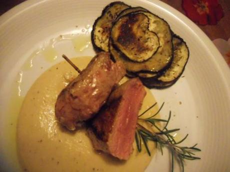 Filetto di maiale con crema di ceci al limone Filetto di maiale con crema di ceci al limone