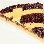 Ricette di dolci: crostata di amaretti con marmellata alle prugne Ricette di dolci: crostata di amaretti con marmellata alle prugne