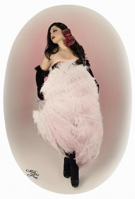 Sophie Lamour performer burlesque