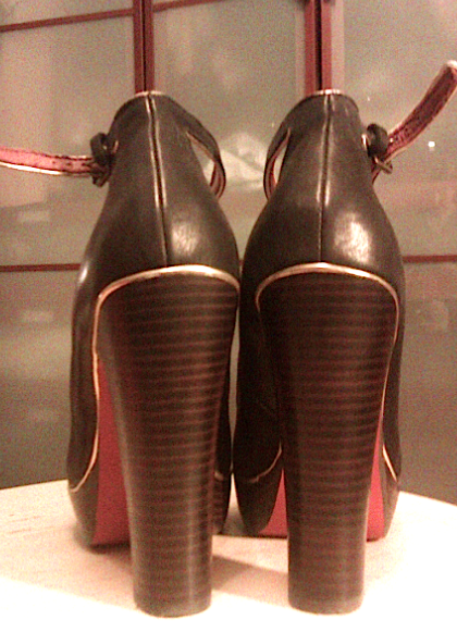 Shoe Room #53 Scarpe & Scarpe ne tira fuori una buona :D Gothic Heels