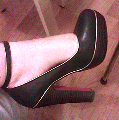 Shoe Room #53 Scarpe & Scarpe ne tira fuori una buona :D Gothic Heels