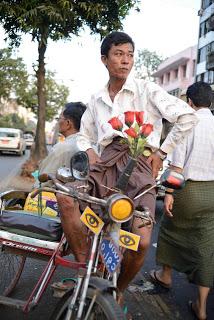 Quel che un paese ti può dire nelle prime ore dopo il tuo arrivo - Rangoon, Birmania