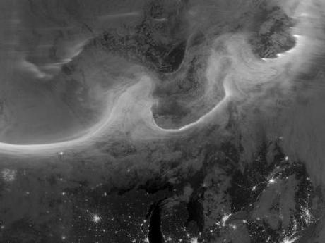 Un’aurora boreale notturna Aurora di notte