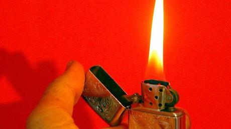 Oristano, mistero in via Busonera. Vicino ai Simpsons incendiata vettura foto archivio