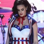 Katy Perry canta per Obama con l'abito a stelle e strisce 02