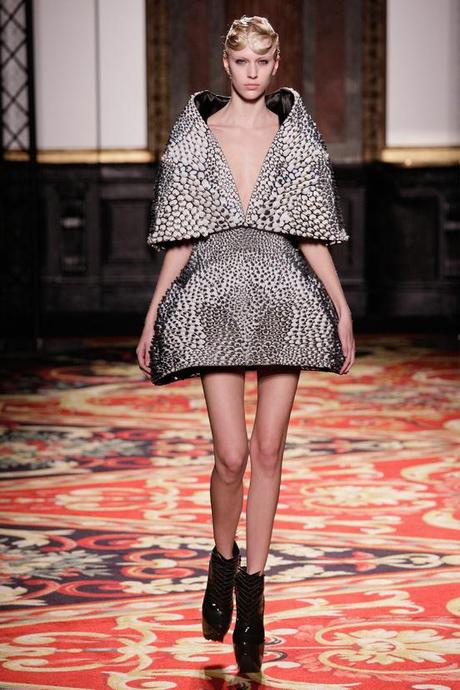 Paris Haute Couture - Sogni geometrici con Iris Van Herpen