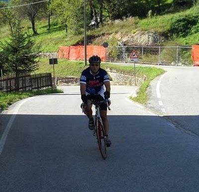 Il ciclismo davanti al caminetto.