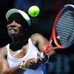Serena Williams perde, per rabbia rompe la racchetta: video e foto