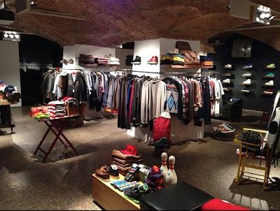 Giovane, carina e disoccupata. Giovane, carina e disoccupata.