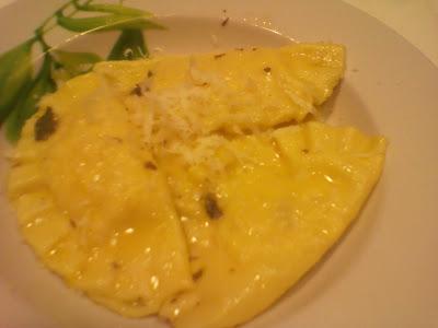 RAVIOLI CON POLLO AL BURRO D'ERBE AL LIMONE