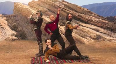 The Big Bang Theory: giocando a Star Trek nel deserto della California