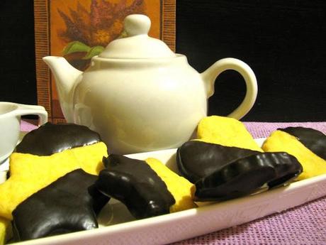 QUATTRO - BISCOTTI DI FROLLA BICOLORE QUATTRO - BISCOTTI DI FROLLA BICOLORE