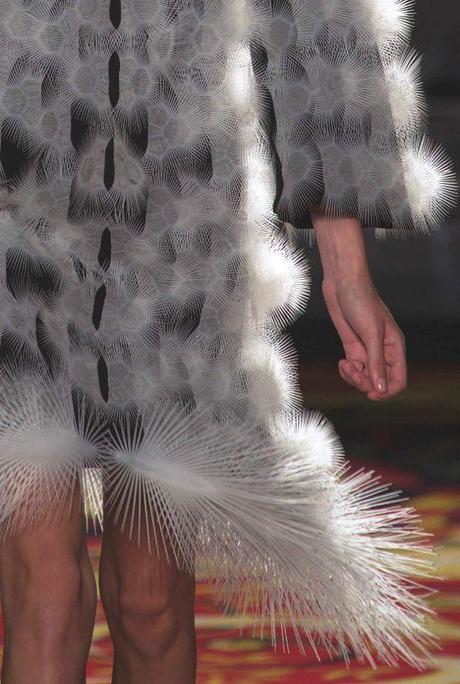 STAMPE E PATTERNS NELLE SFILATE DI PARIGI