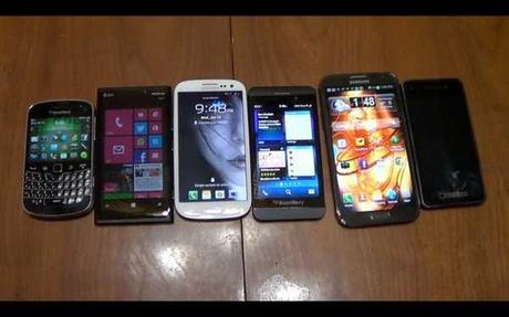 Nokia Lumia 920, BlackBerry Z10, Samsung Galaxy S3, Note 2, Bold 9930 comparazione video