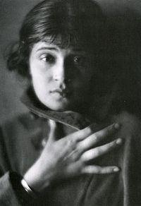 200px-Tina_Modotti_-_Edward_Weston, (1)