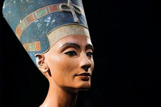 Cambiare non è facile: chiedetelo a Nefertiti