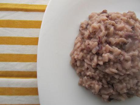 Risotto con Radicchio Rosso e Crema di Tartufo Bianco.