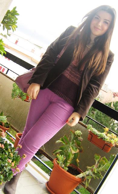 Pink pants in a rainy day.