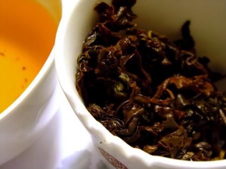 gaba-oolong_wet-leaves_b