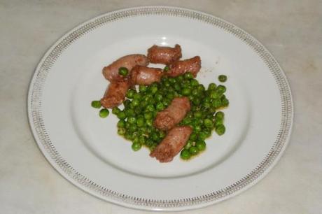Bocconcini di salsiccia alla paprika con piselli bocconcinisalsicciapaprikapiselli1