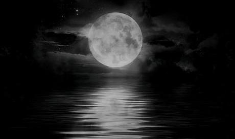 night-sky-with-moon-sea