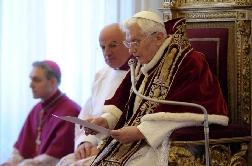 C 2 articolo 1081402 imagepp Dimissioni Papa, altro che problemi di salute: aleggia lo spettro degli scandali nascosti