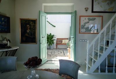 Una casa bianca a Symy in Grecia