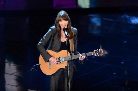 Seconda serata Sanremo 2013 Carla Bruni