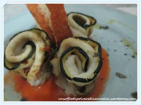 I PICCOLI TURBANTI DI PLATESSA E ZUCCHINE CON COULIS DI POMODORO, CIALDINE DI PANE E FIOCCHI DI SALE AUSTRALIANO Fotor022222538