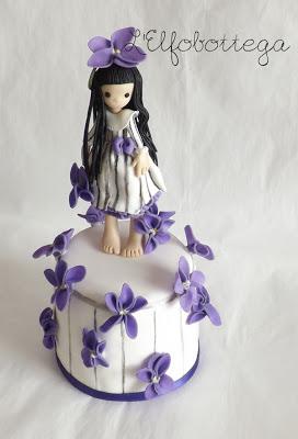 La ragazza delle violette - Torta decorata in pasta di zucchero