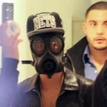 Justin Bieber Spasseggia con una maschera anti gas06