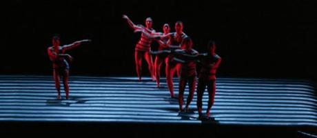 FireFly: la Danza Visionaria di Anthony Heinl FireFly: la Danza Visionaria di Anthony Heinl