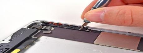 iFixit: iPad è uno dei tablet più difficili da riparare ifixit-smonta-ipad-mini-111