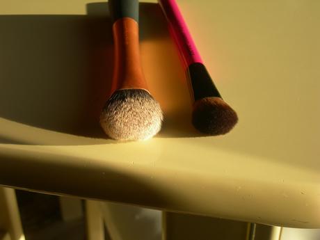 Ecco il set dei Glossy Artist Brush di Neve Cosmetics!