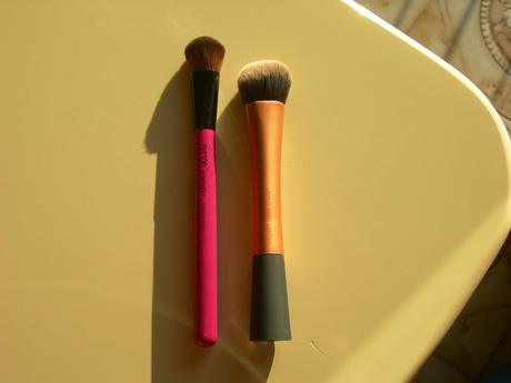 Ecco il set dei Glossy Artist Brush di Neve Cosmetics!