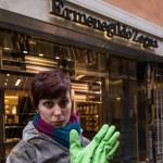 Greenpeace, guanto verde contro la moda03