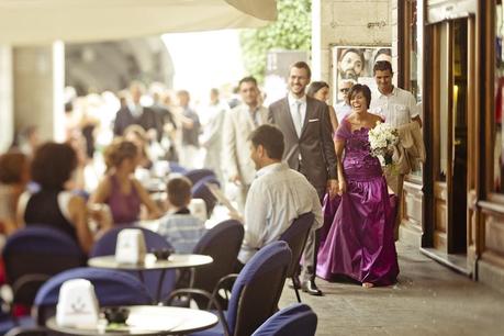 Matrimonio nel centro storico di Cuneo: colore viola per la sposa 1 (24)